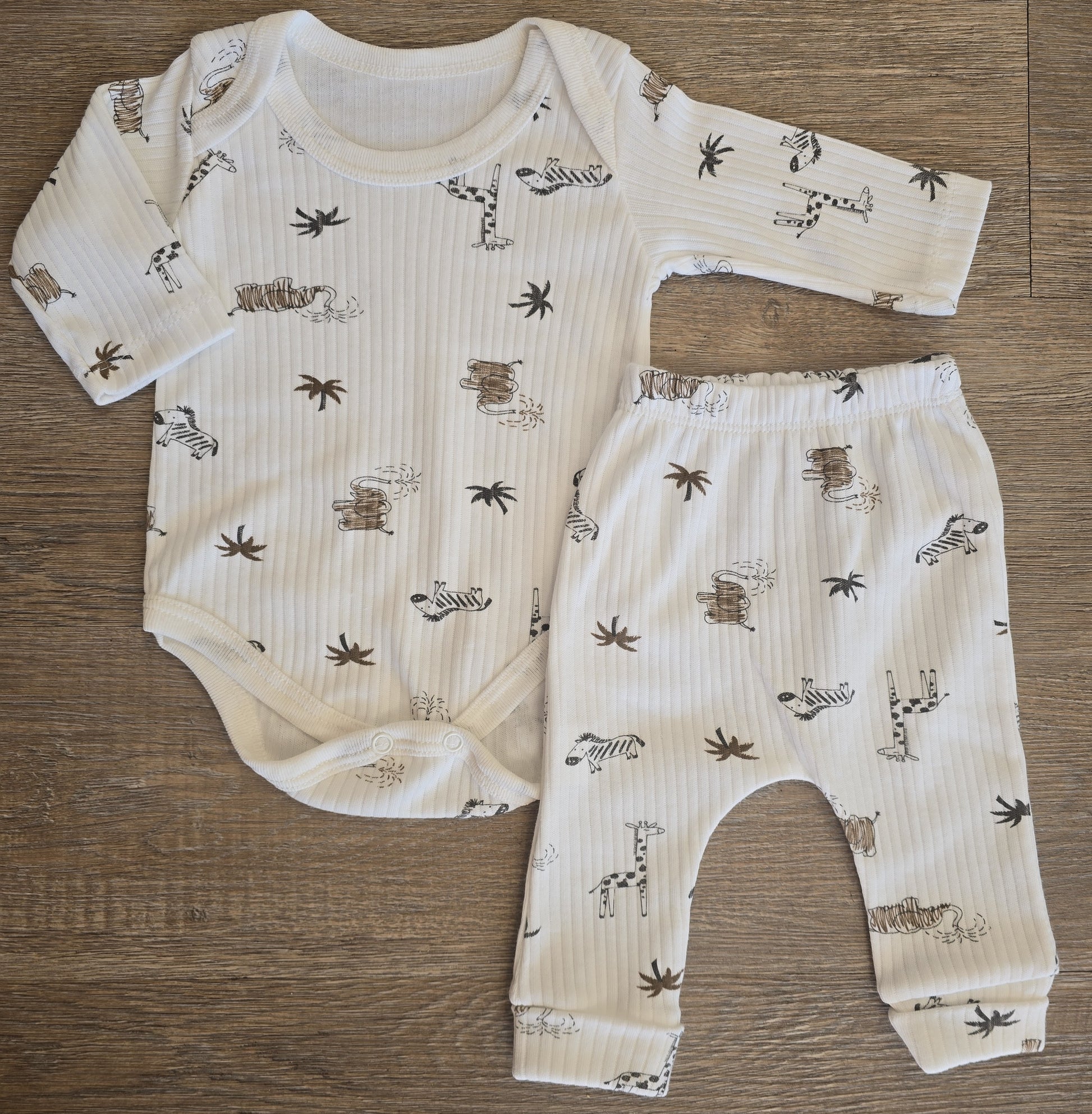 Ensemble bébé jungle body et pantalon taille de 0 à 6 mois 100% coton ref 0122 ALL FOR KIDS