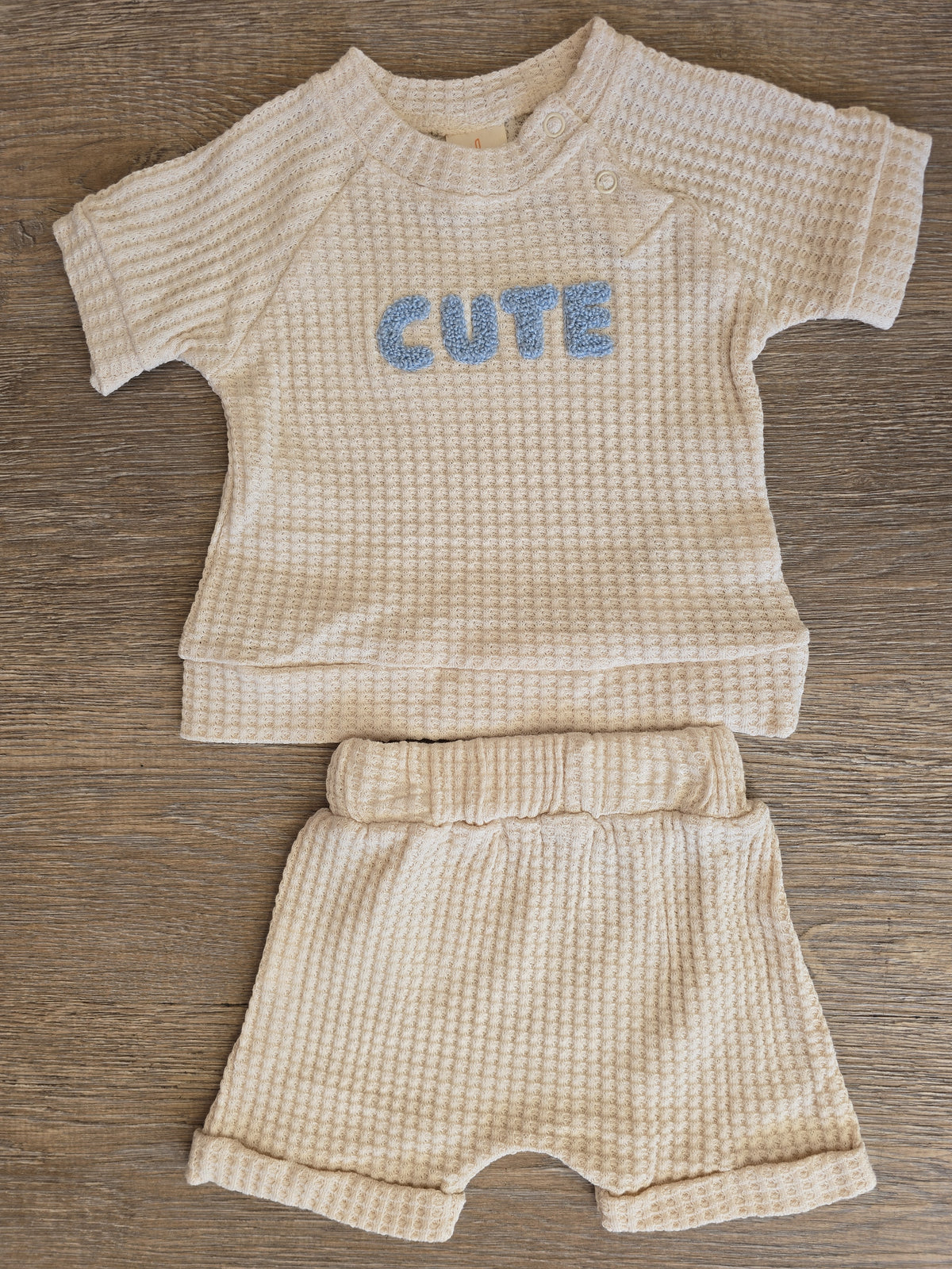 Tee-shirt beige Cute et short assorti en coton bébé garçon