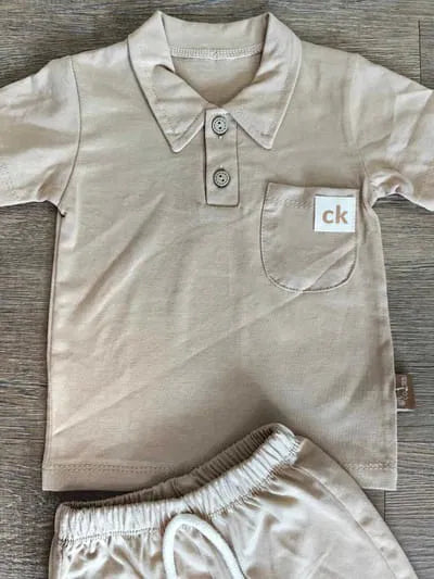 Polo CK et short couleur vert ou beige Taille de 6 à 18 mois 100% coton ref 1039 ALL FOR KIDS